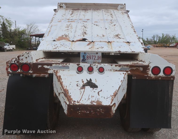 image for item DJ1888 2006 CTS BDT-40  bottom dump trailer