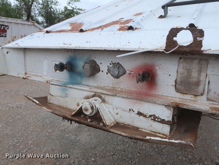 image for item DJ1888 2006 CTS BDT-40  bottom dump trailer