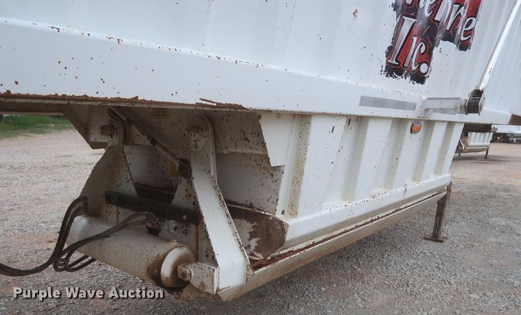 image for item DJ1888 2006 CTS BDT-40  bottom dump trailer