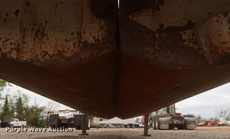 image for item DJ1888 2006 CTS BDT-40  bottom dump trailer