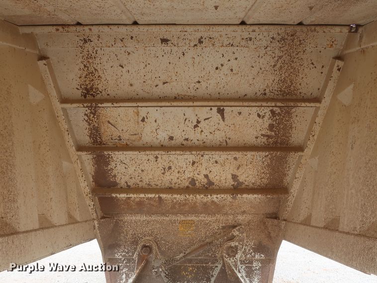 image for item DJ1888 2006 CTS BDT-40  bottom dump trailer