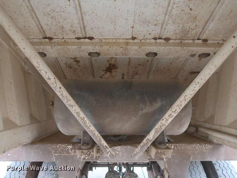 image for item DJ1888 2006 CTS BDT-40  bottom dump trailer