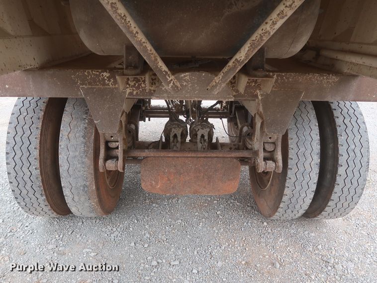 image for item DJ1888 2006 CTS BDT-40  bottom dump trailer