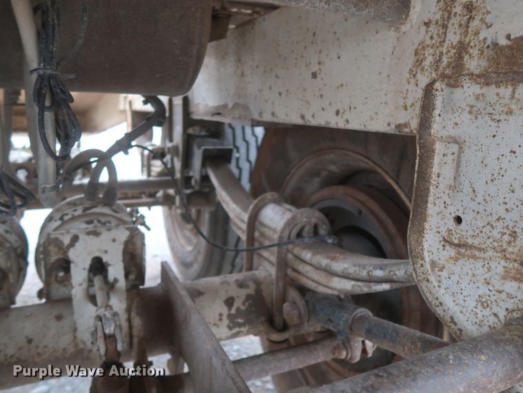 image for item DJ1888 2006 CTS BDT-40  bottom dump trailer