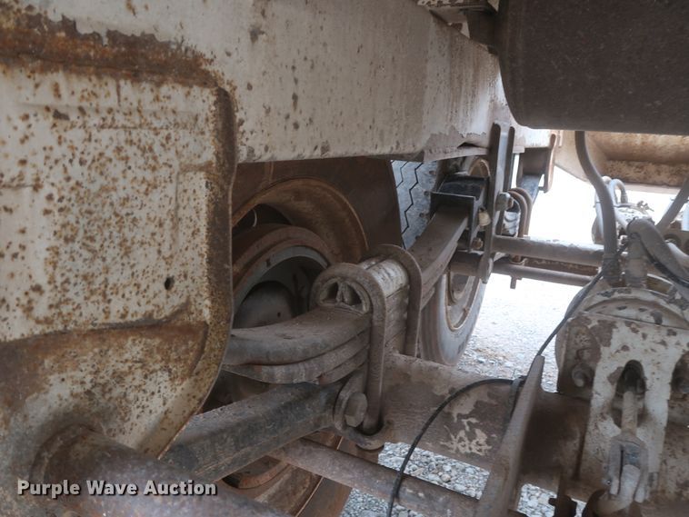 image for item DJ1888 2006 CTS BDT-40  bottom dump trailer