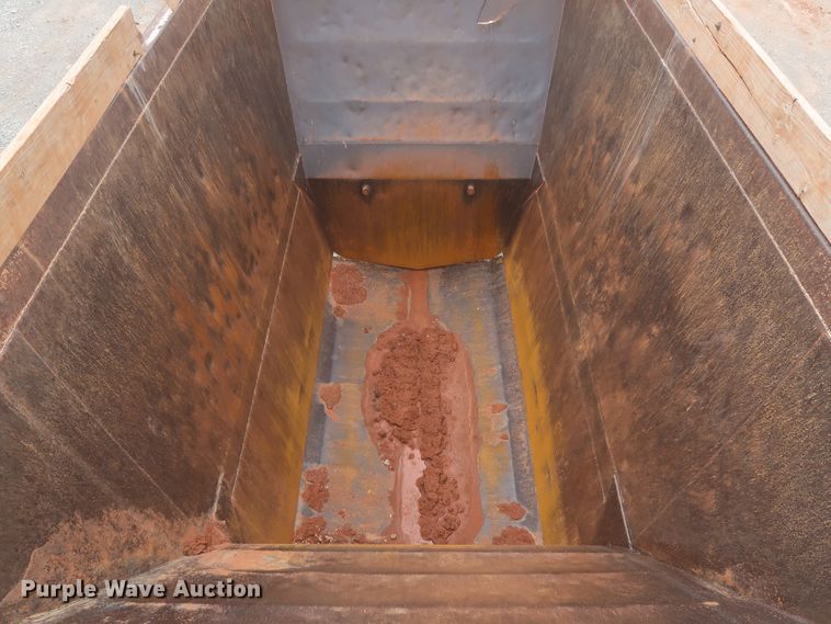 image for item DJ1888 2006 CTS BDT-40  bottom dump trailer