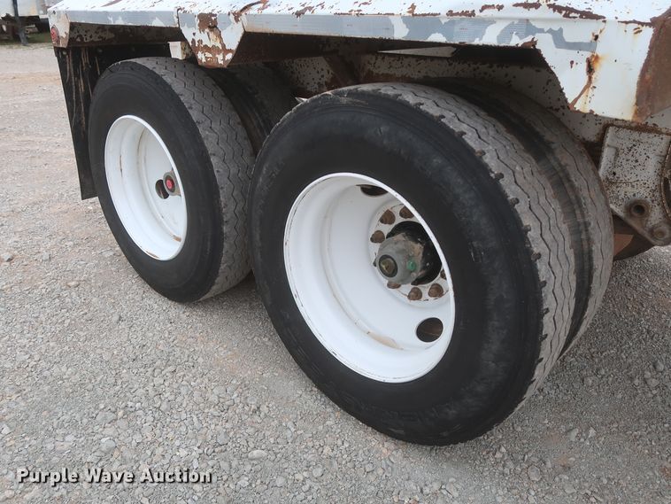 image for item DJ1888 2006 CTS BDT-40  bottom dump trailer
