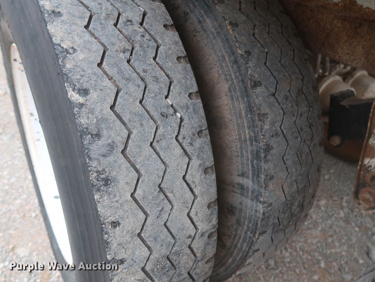 image for item DJ1888 2006 CTS BDT-40  bottom dump trailer