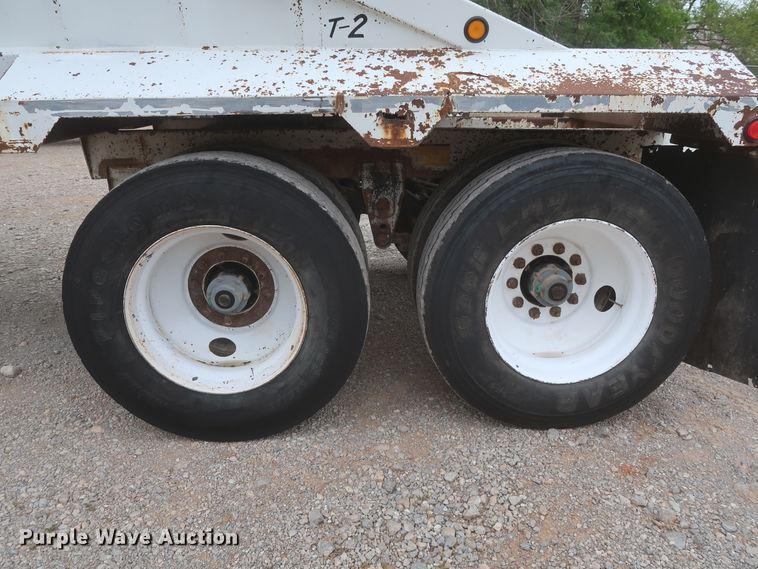 image for item DJ1888 2006 CTS BDT-40  bottom dump trailer