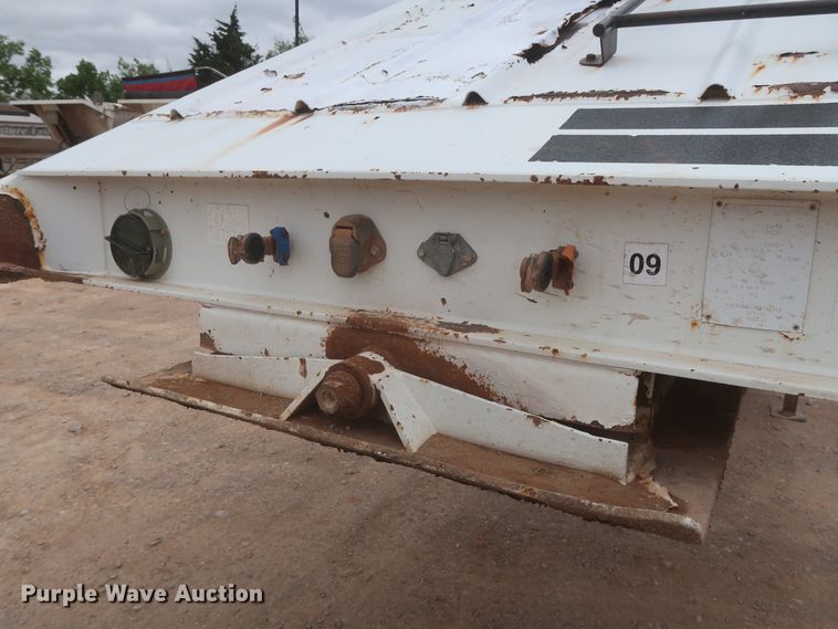 image for item DJ1889 2005 CTS BDT-40  bottom dump trailer