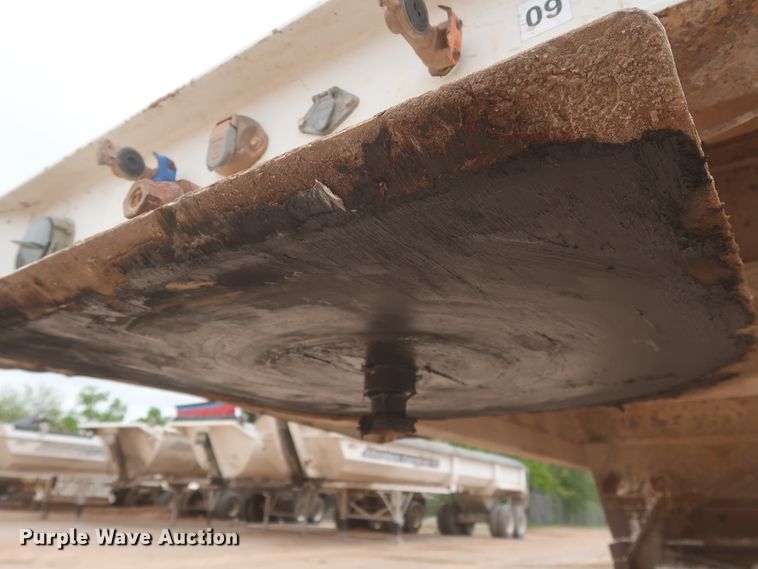 image for item DJ1889 2005 CTS BDT-40  bottom dump trailer