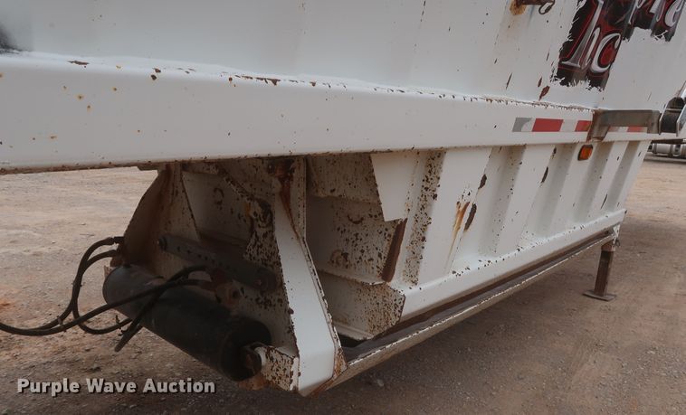 image for item DJ1889 2005 CTS BDT-40  bottom dump trailer