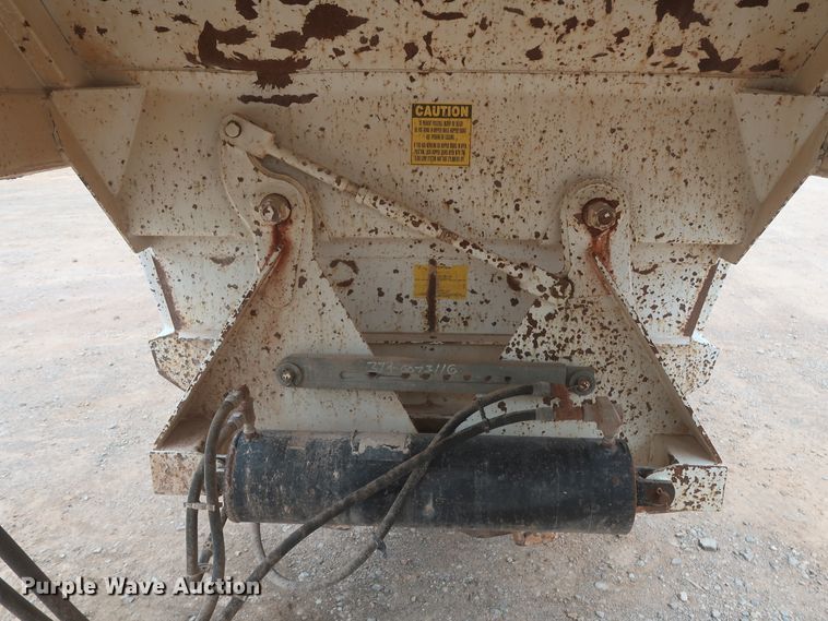 image for item DJ1889 2005 CTS BDT-40  bottom dump trailer