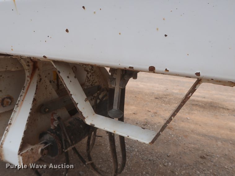 image for item DJ1889 2005 CTS BDT-40  bottom dump trailer