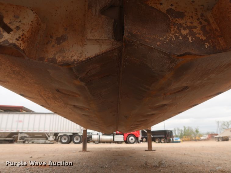 image for item DJ1889 2005 CTS BDT-40  bottom dump trailer