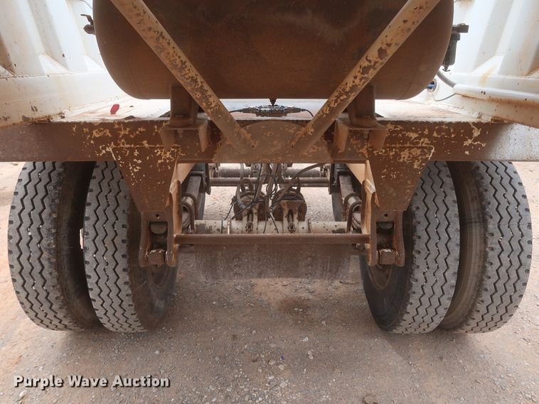 image for item DJ1889 2005 CTS BDT-40  bottom dump trailer