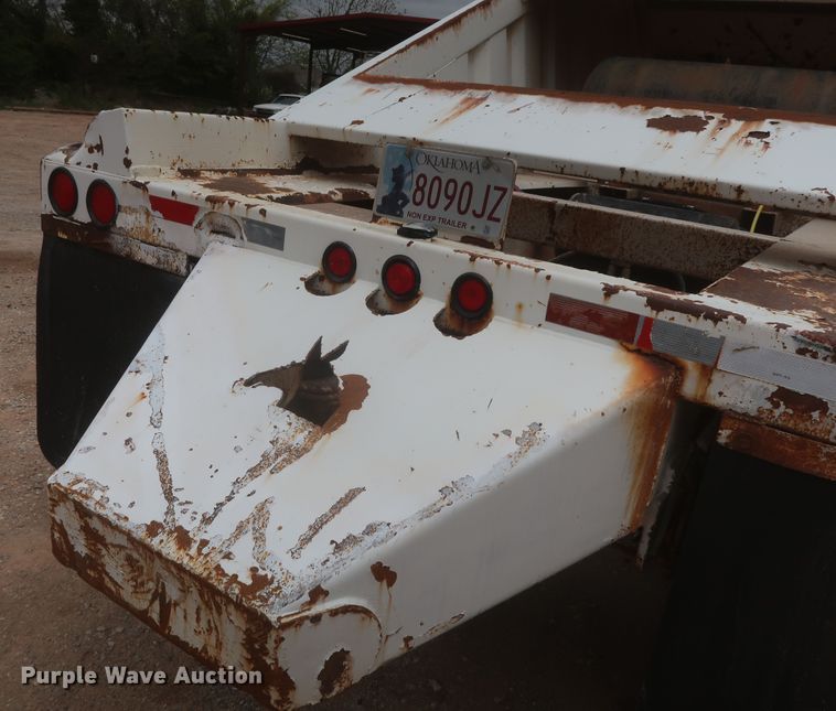 image for item DJ1889 2005 CTS BDT-40  bottom dump trailer