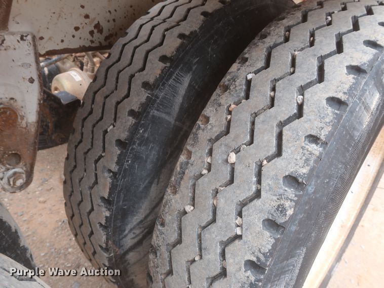 image for item DJ1889 2005 CTS BDT-40  bottom dump trailer