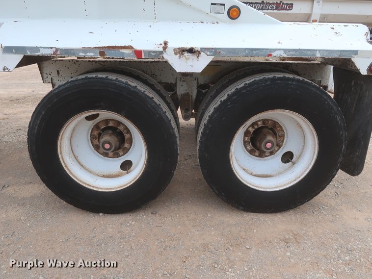 image for item DJ1889 2005 CTS BDT-40  bottom dump trailer