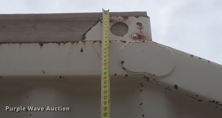 image for item DJ1889 2005 CTS BDT-40  bottom dump trailer