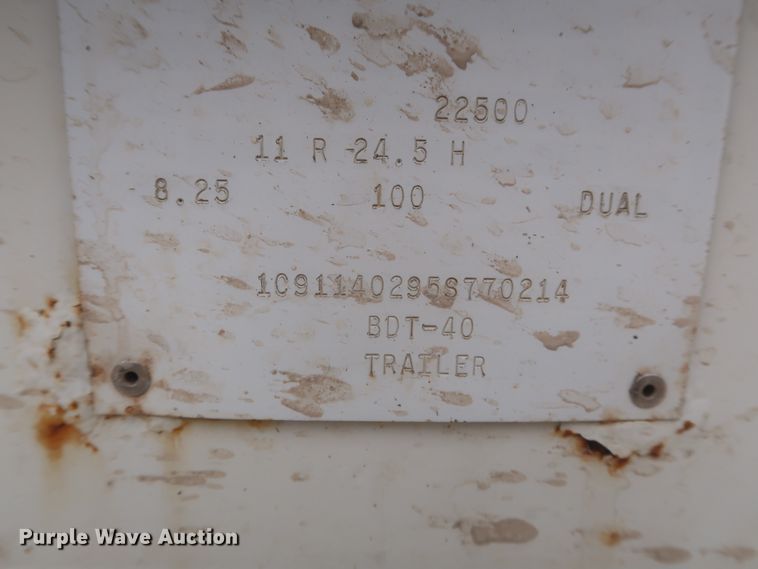 image for item DJ1889 2005 CTS BDT-40  bottom dump trailer