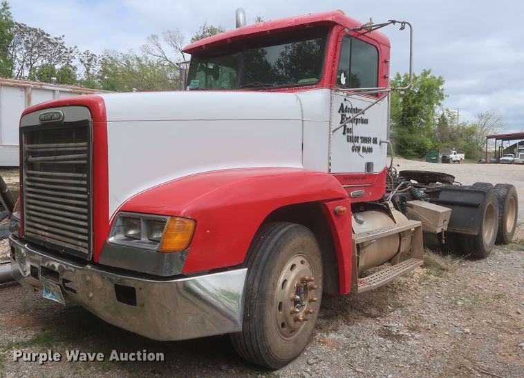 image for item DJ1891 2001 Freightliner FLD  semi truck