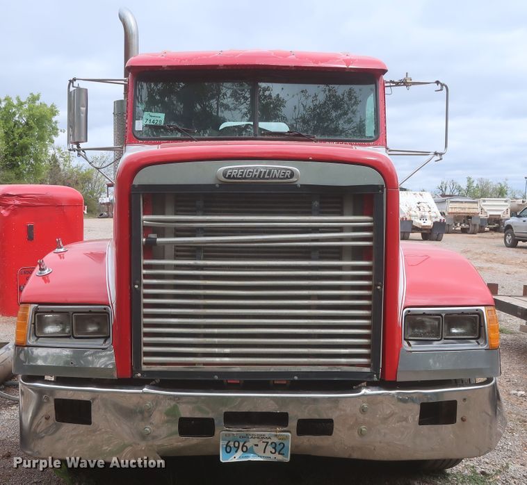 image for item DJ1891 2001 Freightliner FLD  semi truck