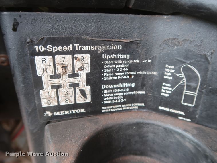 image for item DJ1891 2001 Freightliner FLD  semi truck