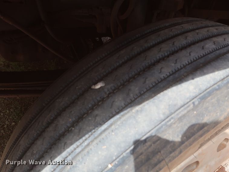 image for item DJ1891 2001 Freightliner FLD  semi truck