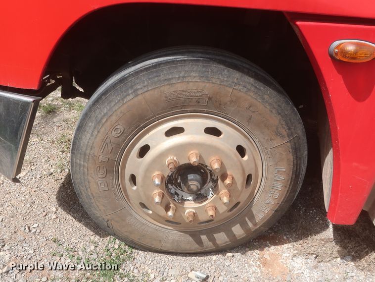 image for item DJ1891 2001 Freightliner FLD  semi truck