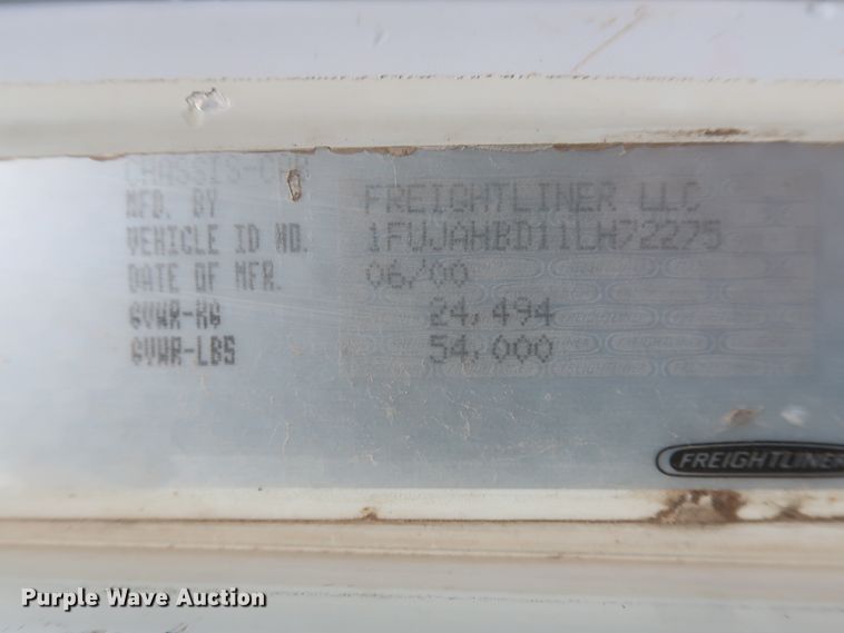 image for item DJ1891 2001 Freightliner FLD  semi truck