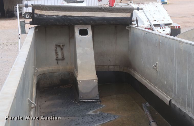 image for item DJ1892 2000 Mate  end dump trailer