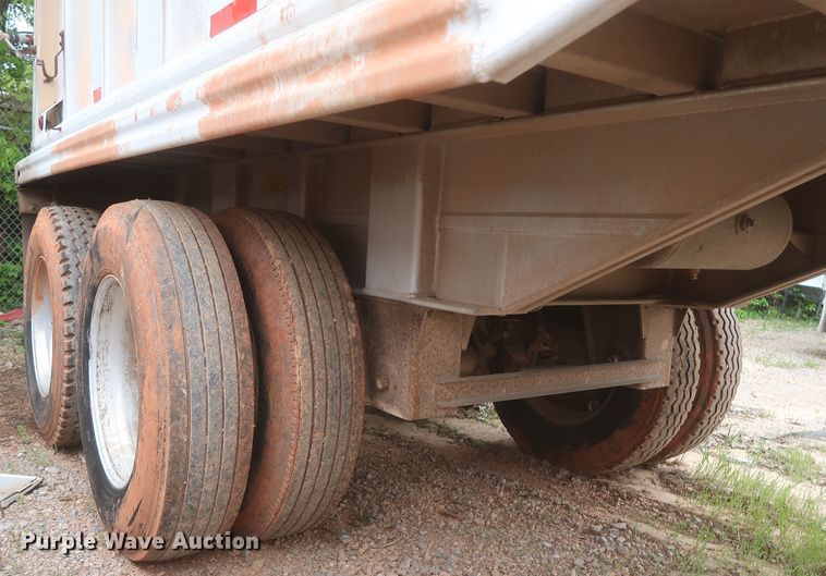 image for item DJ1892 2000 Mate  end dump trailer