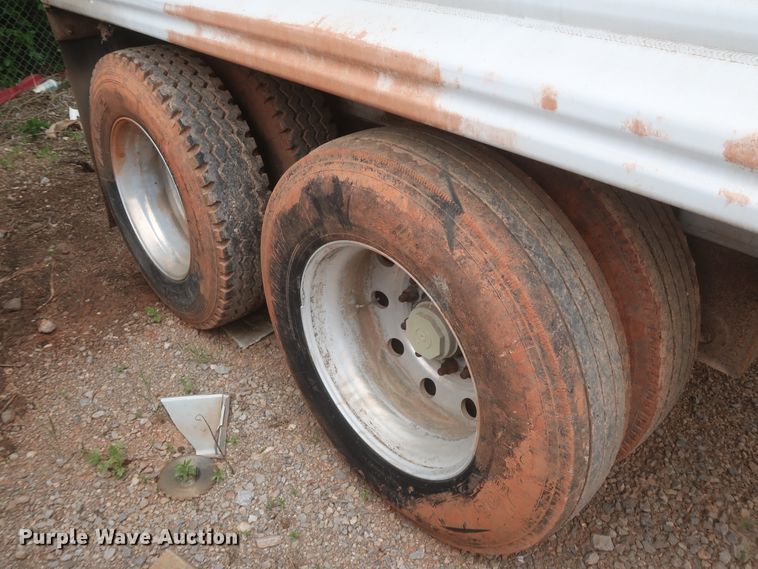 image for item DJ1892 2000 Mate  end dump trailer