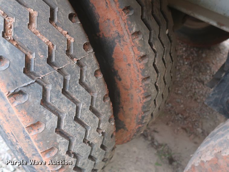 image for item DJ1892 2000 Mate  end dump trailer