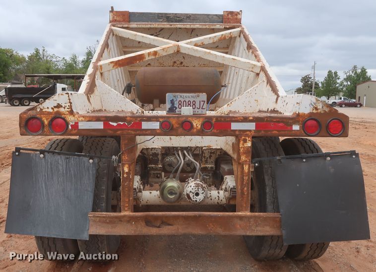 image for item DJ1893 2001 CTS BDT-40  bottom dump trailer