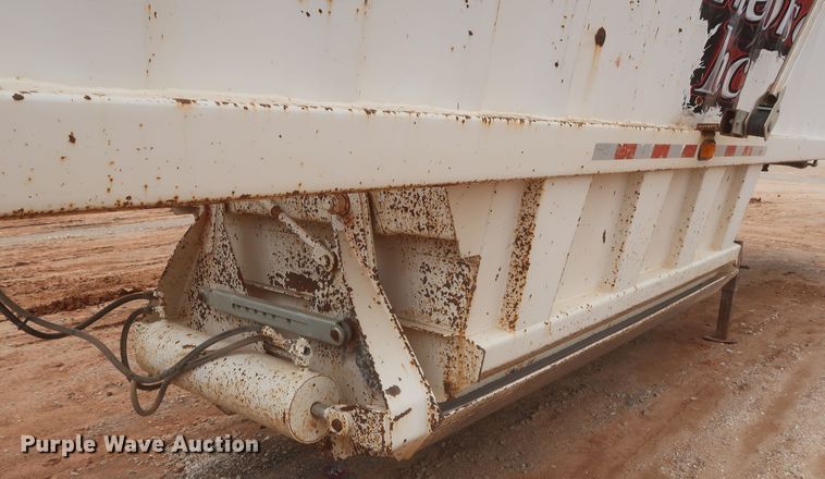 image for item DJ1893 2001 CTS BDT-40  bottom dump trailer