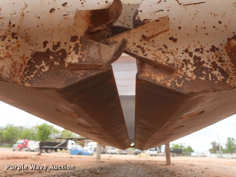 image for item DJ1893 2001 CTS BDT-40  bottom dump trailer