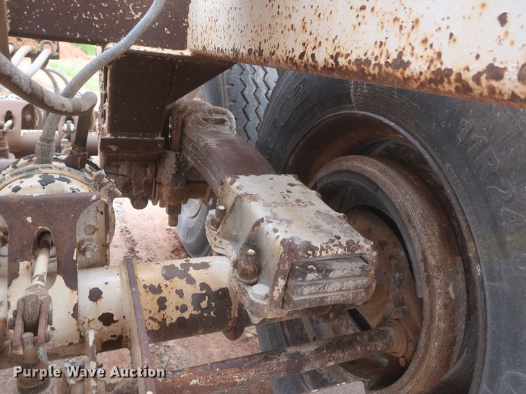 image for item DJ1893 2001 CTS BDT-40  bottom dump trailer