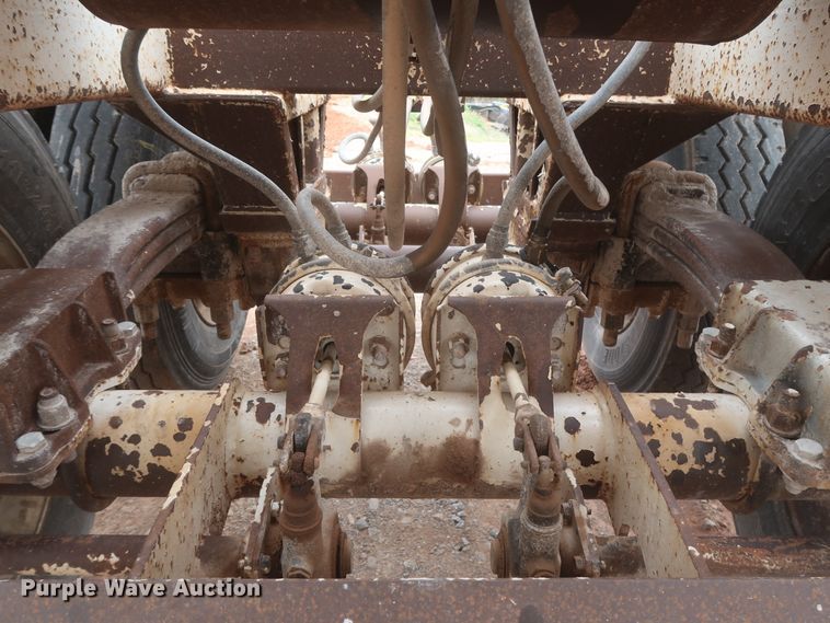 image for item DJ1893 2001 CTS BDT-40  bottom dump trailer