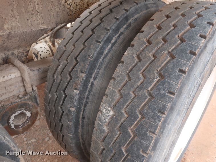 image for item DJ1893 2001 CTS BDT-40  bottom dump trailer