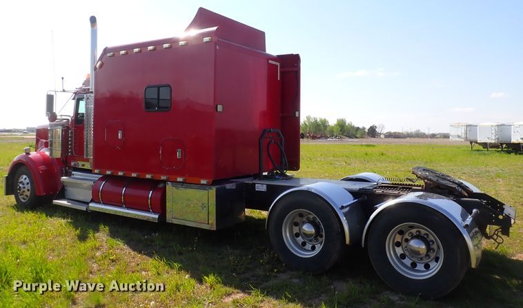 image for item DJ5507 2001 Kenworth W900L  semi truck