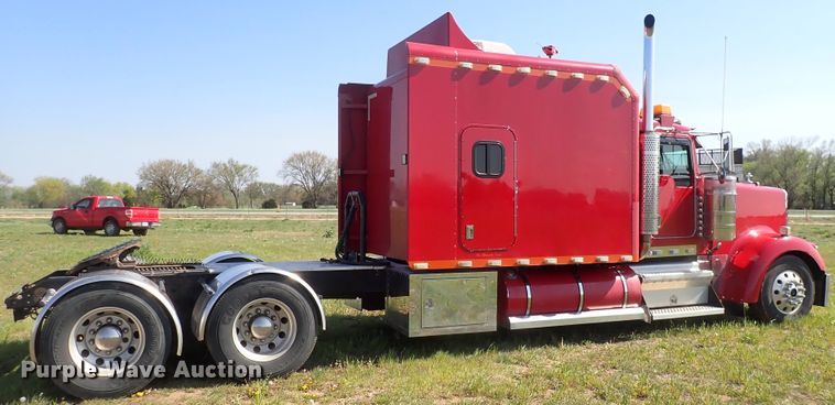 image for item DJ5507 2001 Kenworth W900L  semi truck