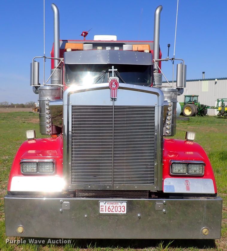 image for item DJ5507 2001 Kenworth W900L  semi truck