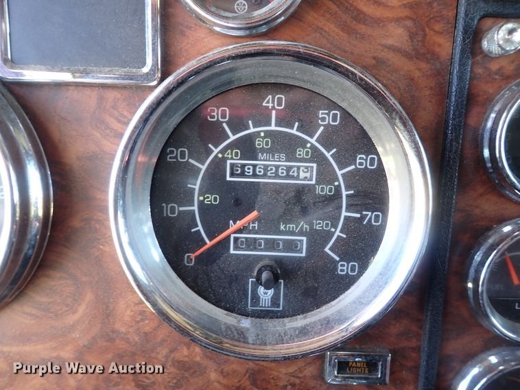 image for item DJ5507 2001 Kenworth W900L  semi truck