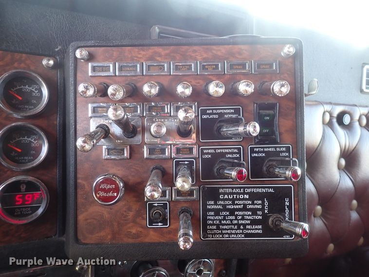 image for item DJ5507 2001 Kenworth W900L  semi truck