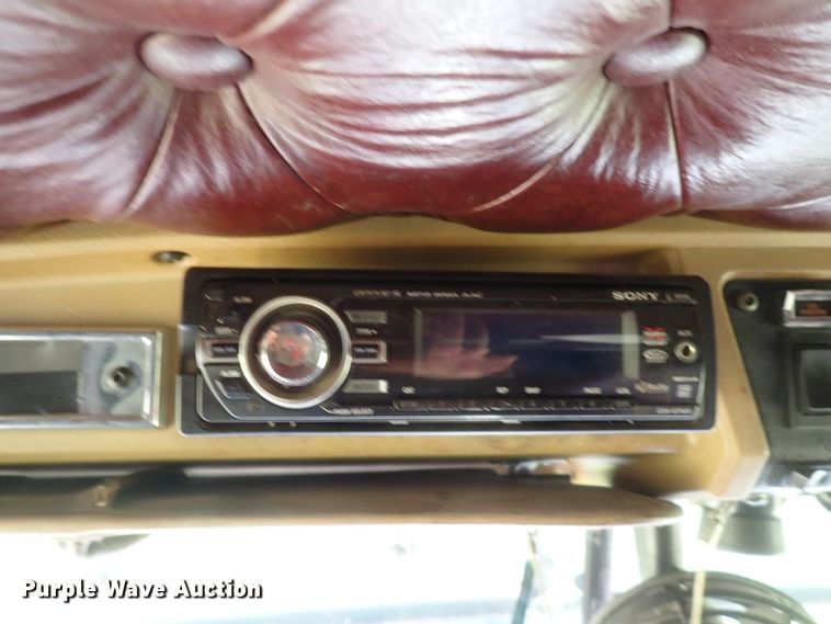 image for item DJ5507 2001 Kenworth W900L  semi truck