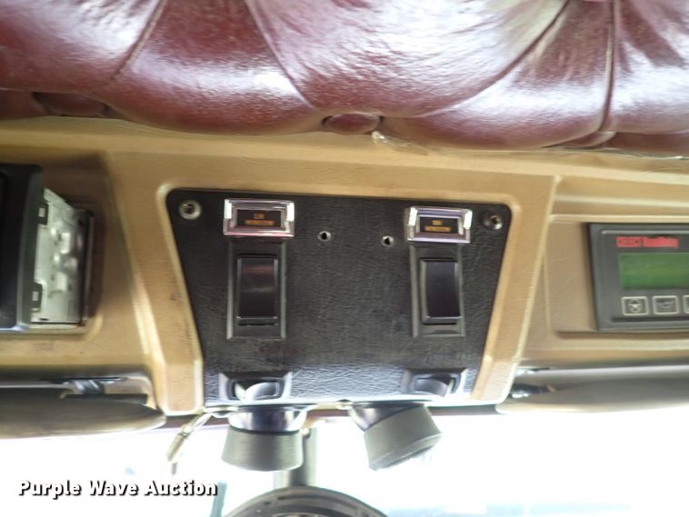 image for item DJ5507 2001 Kenworth W900L  semi truck