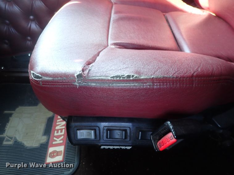 image for item DJ5507 2001 Kenworth W900L  semi truck