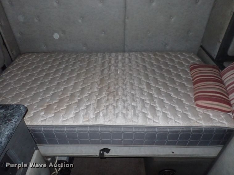 image for item DJ5507 2001 Kenworth W900L  semi truck